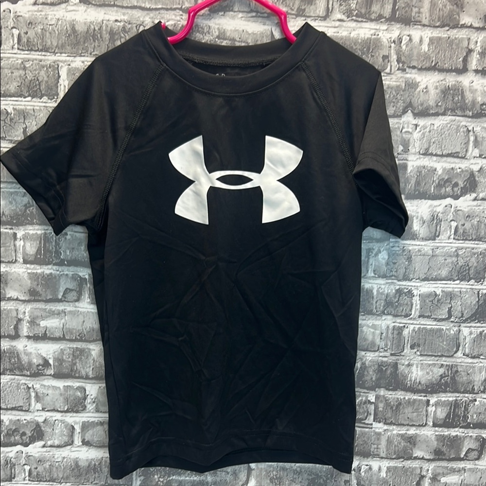 Under‎ Armour Black Short Sleeve Tee